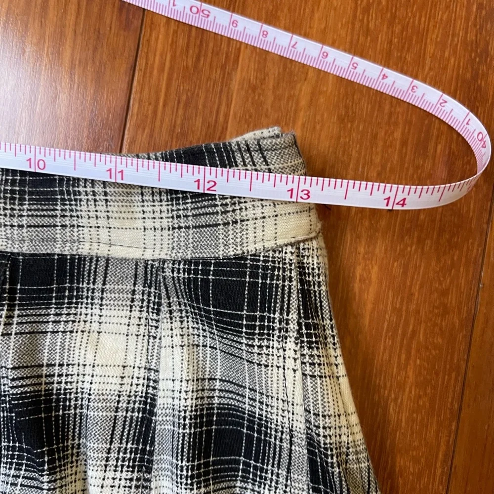 vintage pleated mini skirt - Picture 7 of 9